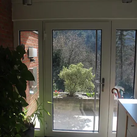 Grosszuegiges Mit Terrasse Am Rheinsteig *